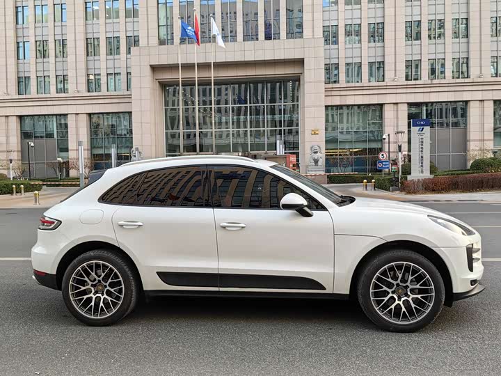 Фото 8 - Porsche Macan