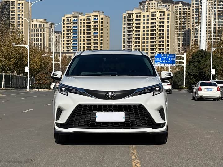 Фото 2 - Toyota Granvia