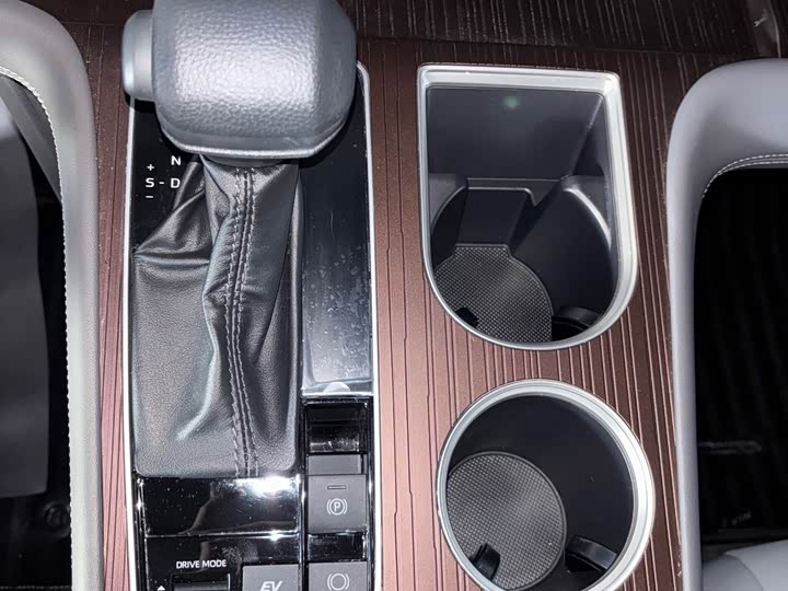 Фото 9 - Toyota Granvia