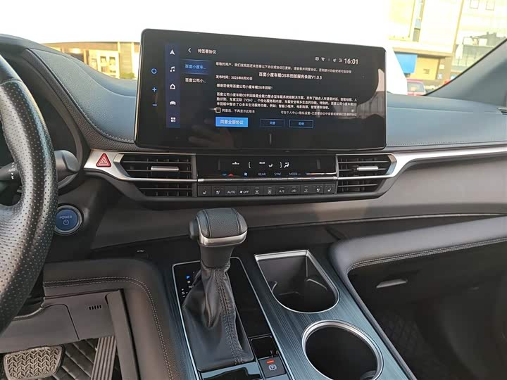 Фото 13 - Toyota Sienna