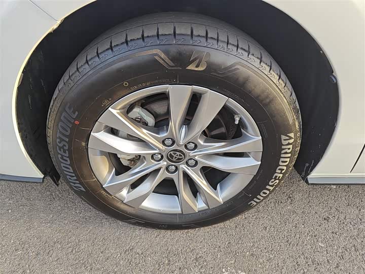 Фото 23 - Toyota Sienna