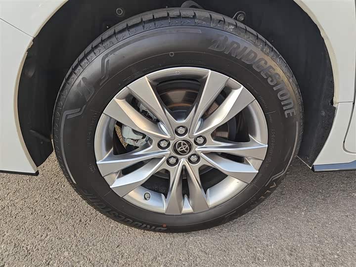 Фото 26 - Toyota Sienna