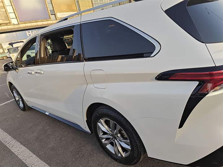 Фото 5 - Toyota Sienna