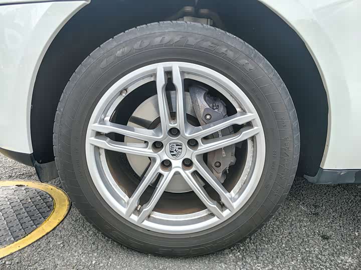 Фото 2 - Porsche Macan