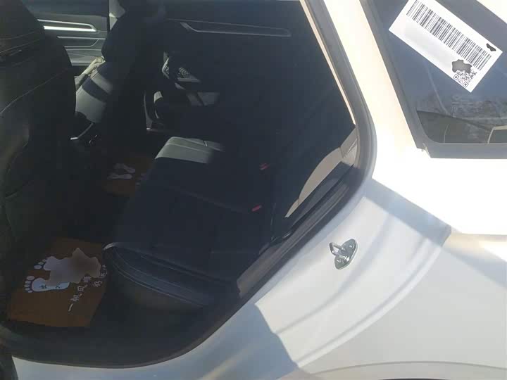 Фото 17 - Geely Emgrand