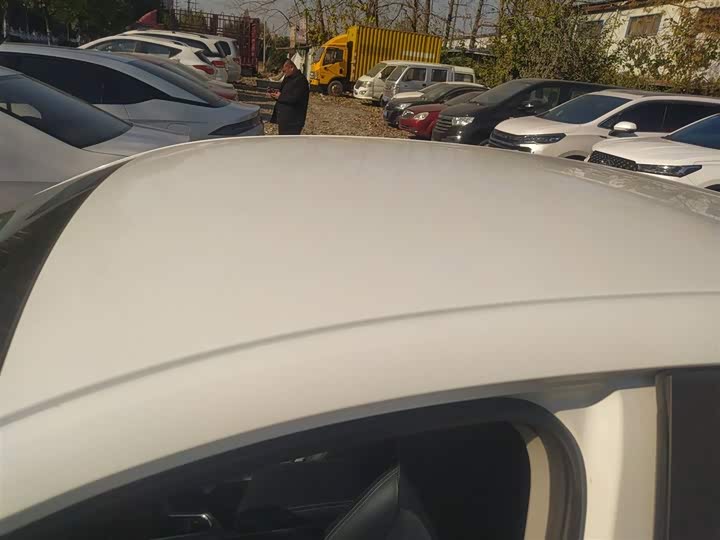 Фото 27 - Geely Emgrand