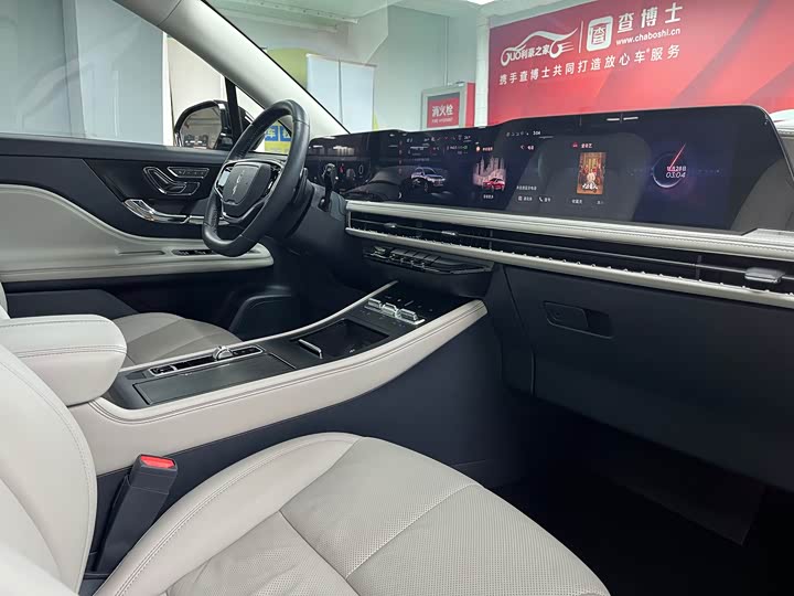 Фото 19 - Lincoln Corsair