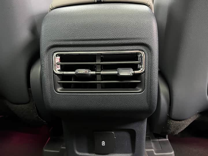 Фото 22 - Lincoln Corsair