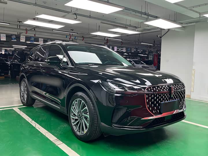 Фото 4 - Lincoln Corsair