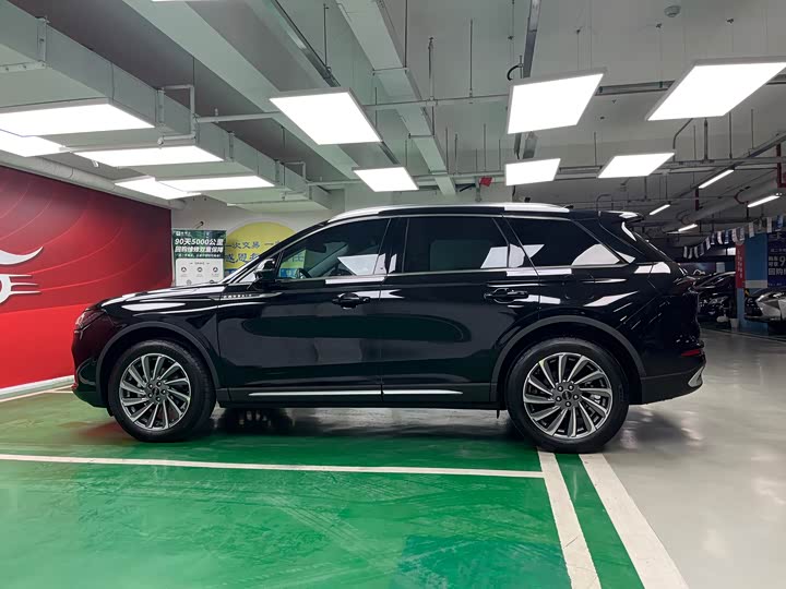 Фото 5 - Lincoln Corsair