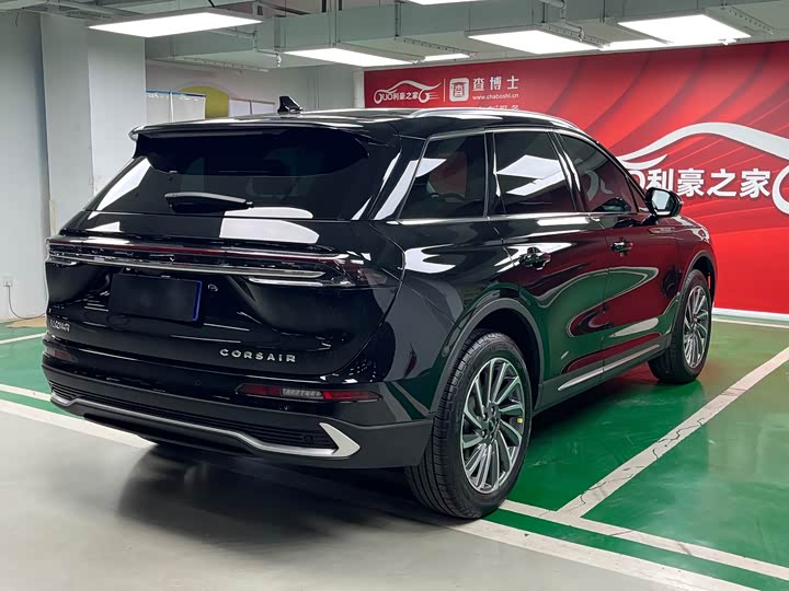 Фото 8 - Lincoln Corsair