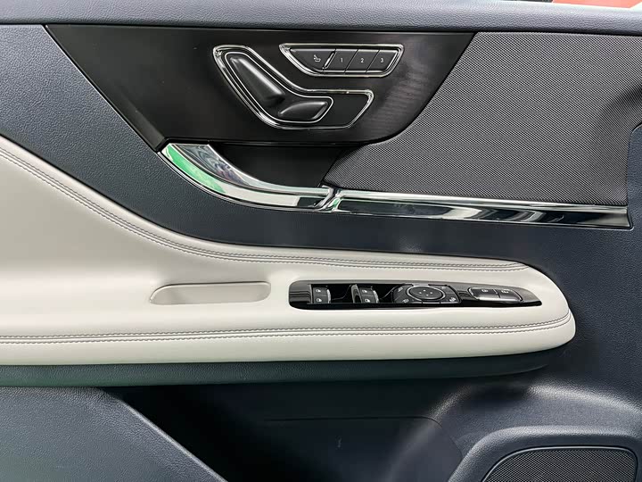 Фото 9 - Lincoln Corsair