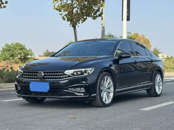 Фото 1 - Volkswagen Magotan