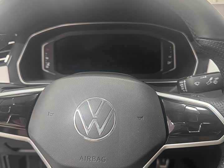 Фото 10 - Volkswagen Magotan