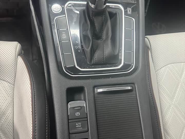 Фото 12 - Volkswagen Magotan