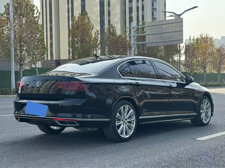 Фото 15 - Volkswagen Magotan