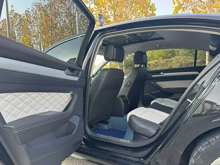 Фото 5 - Volkswagen Magotan