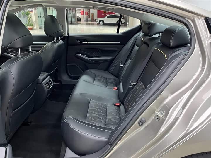 Фото 14 - Nissan Teana