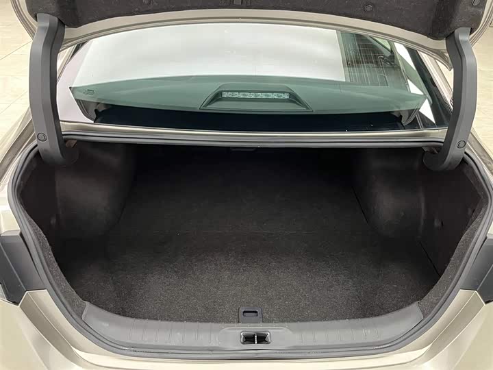 Фото 16 - Nissan Teana