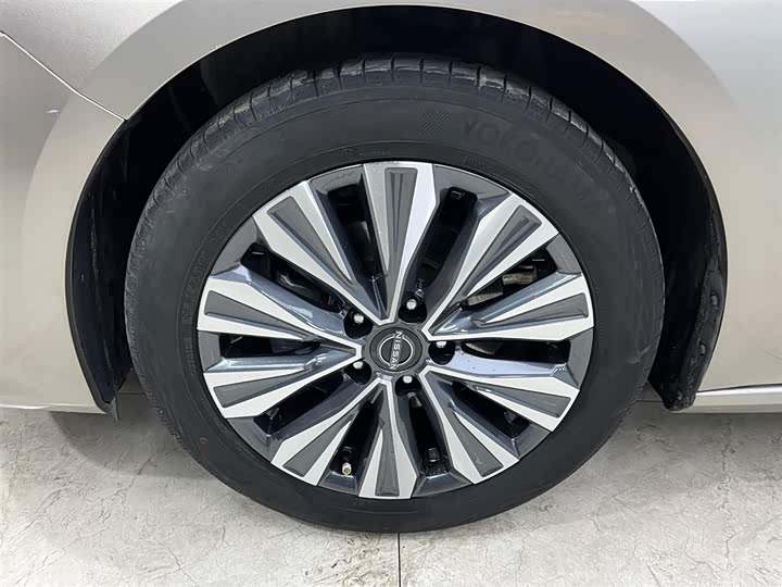 Фото 19 - Nissan Teana