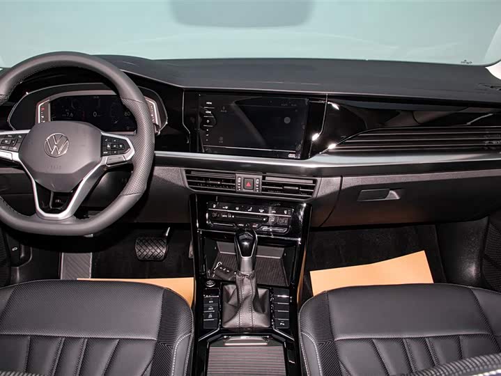 Фото 13 - Volkswagen Passat