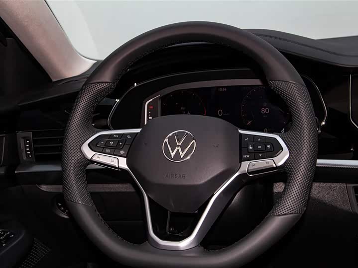 Фото 14 - Volkswagen Passat