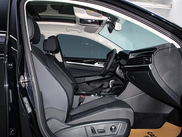 Фото 18 - Volkswagen Passat