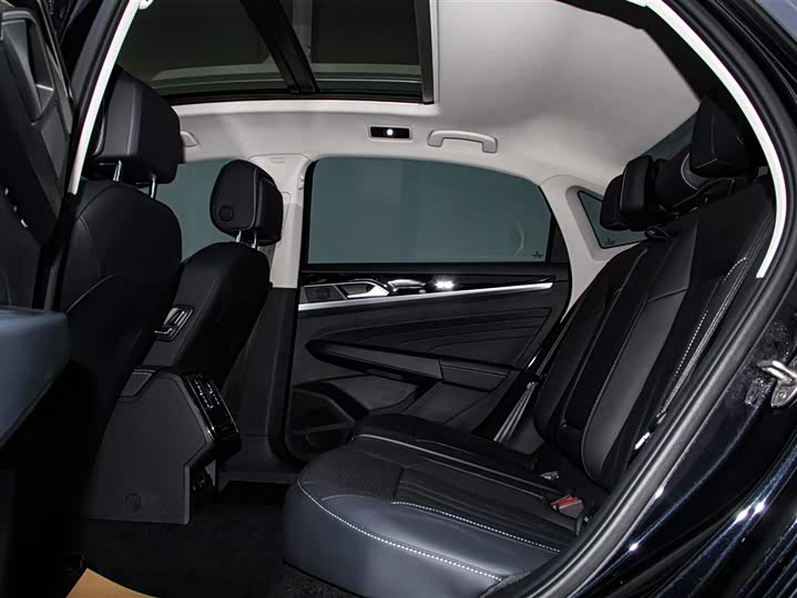 Фото 19 - Volkswagen Passat