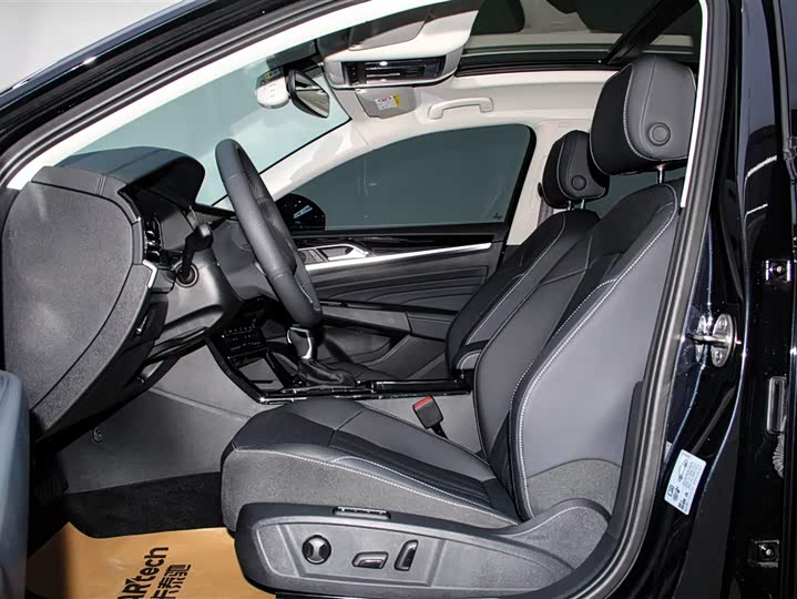 Фото 22 - Volkswagen Passat