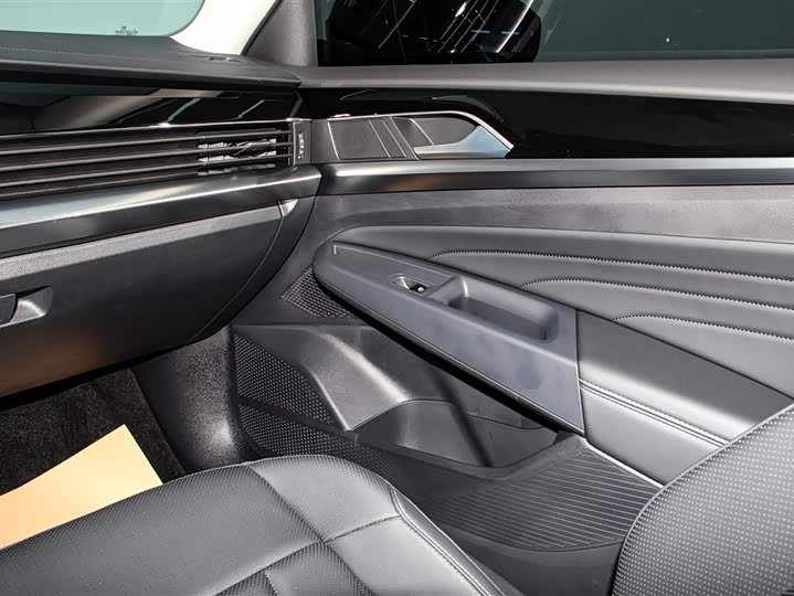 Фото 23 - Volkswagen Passat