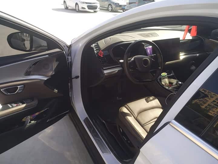 Фото 16 - BYD Han