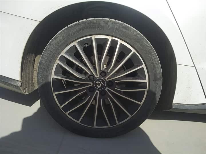 Фото 26 - BYD Han