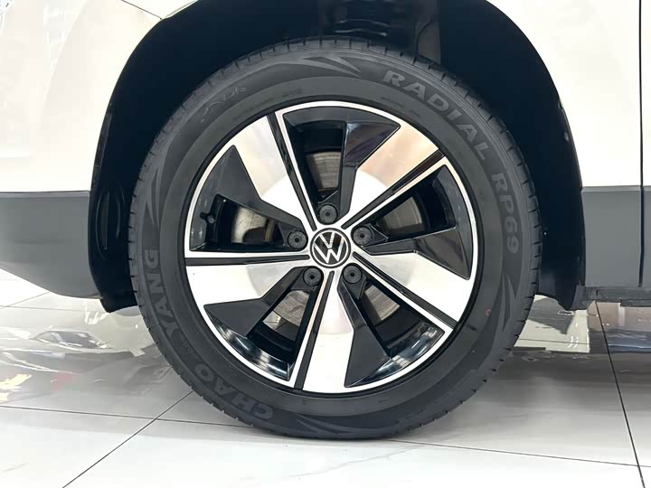 Фото 13 - Volkswagen Tharu