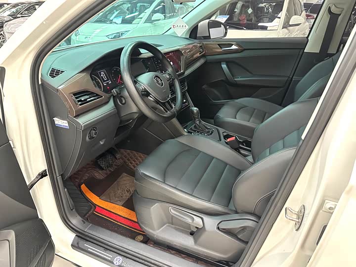 Фото 8 - Volkswagen Tharu