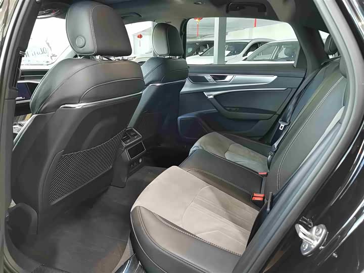 Фото 9 - Audi A6L Hybrid