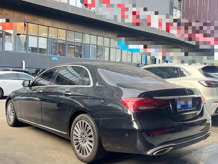 Фото 6 - Mercedes-Benz E-Class