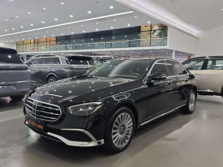 Фото 1 - Mercedes-Benz E-Class