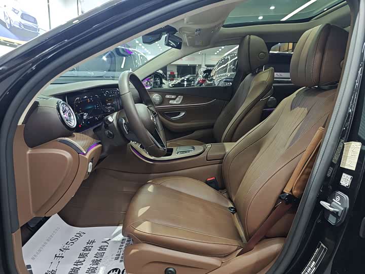 Фото 14 - Mercedes-Benz E-Class