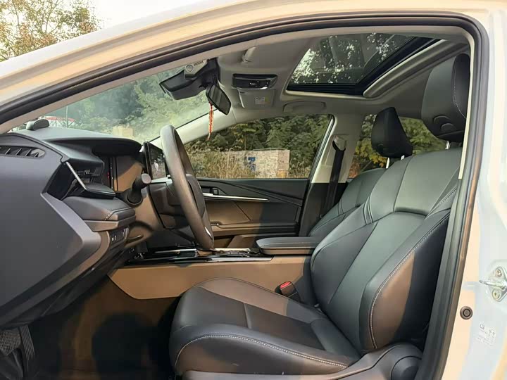 Фото 6 - Toyota Camry