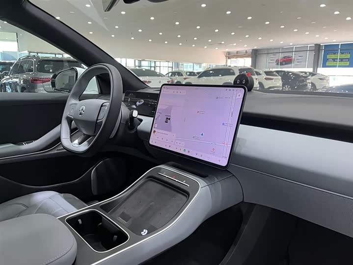 Фото 11 - Nio ET5T