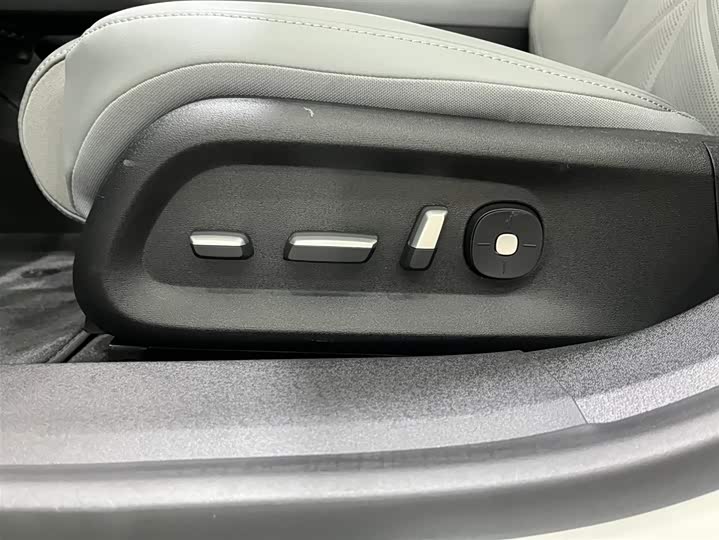 Фото 16 - Nio ET5T