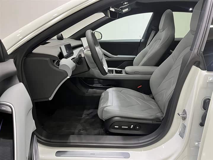 Фото 17 - Nio ET5T