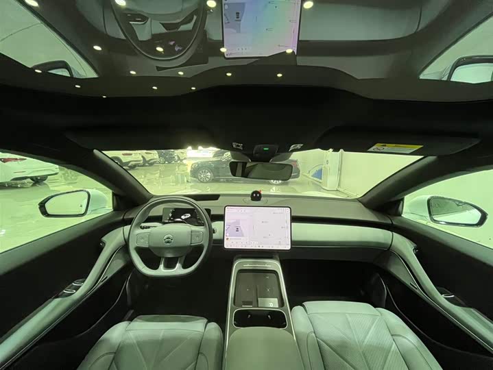 Фото 19 - Nio ET5T