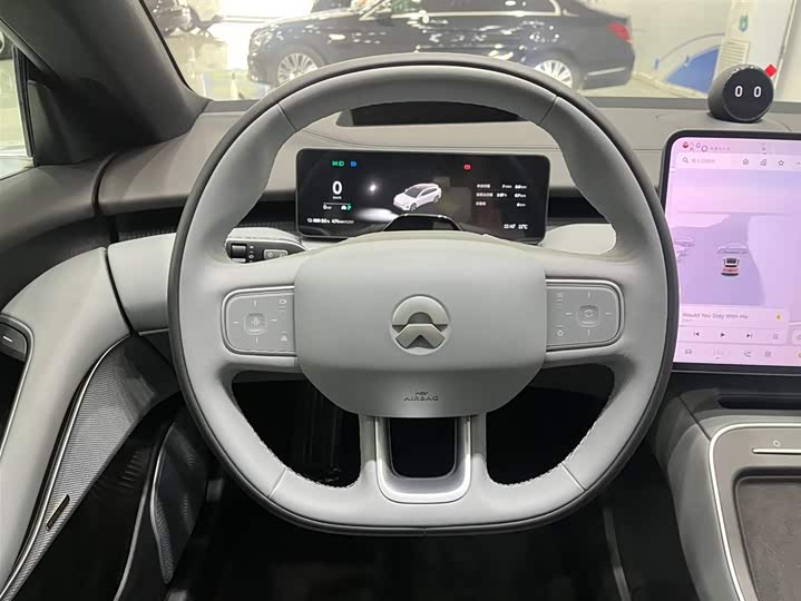 Фото 21 - Nio ET5T