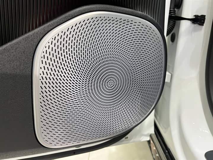 Фото 22 - Nio ET5T