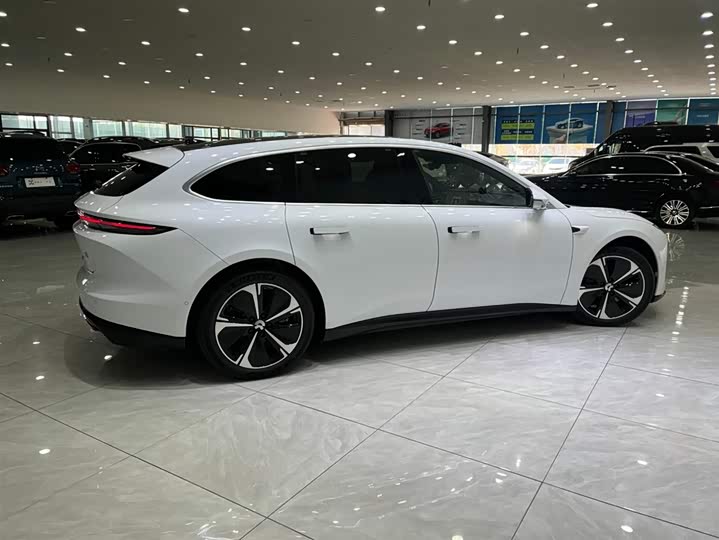 Фото 3 - Nio ET5T