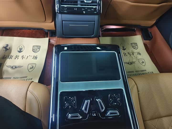 Фото 15 - Audi A8