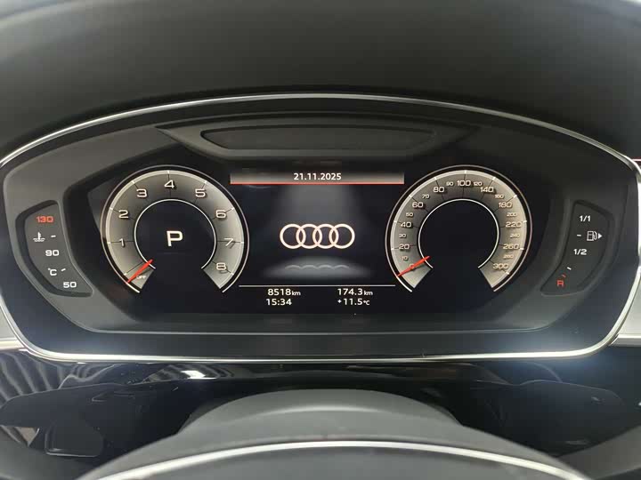 Фото 16 - Audi A8