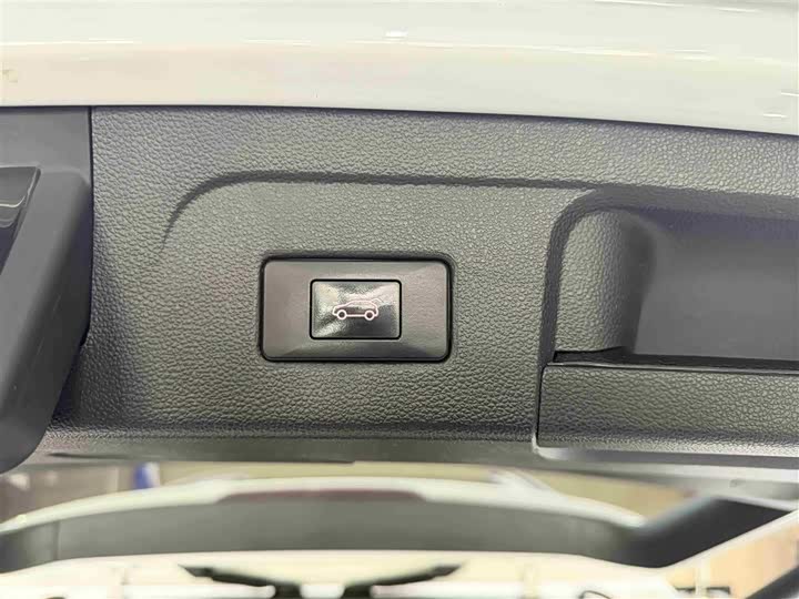 Фото 14 - Volkswagen Touran L