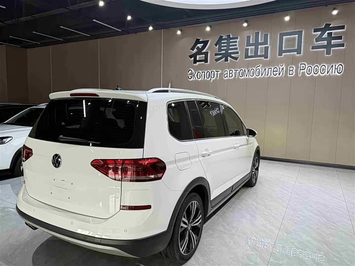 Фото 4 - Volkswagen Touran L